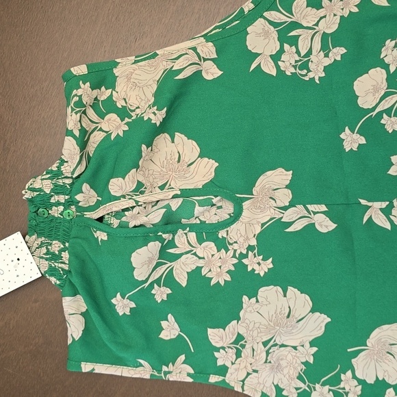 SIENNA SKY Women's S Green Floral Blouse New - Picture 7 of 7